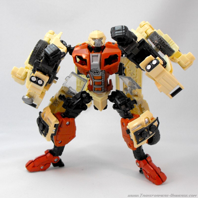トランスフォーマー reveal the shield フォールバック Fallback | Reveal the Shield Transformers Figure | TFSource